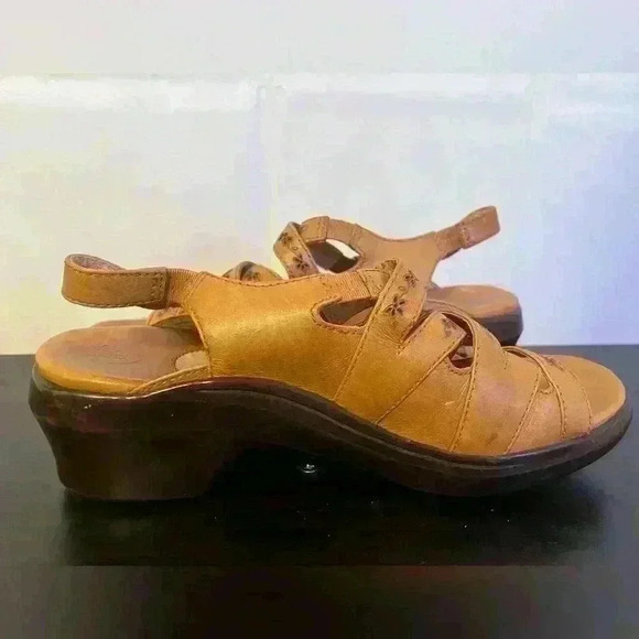 Ariat Women's Strappy Sandals with Floral Detail Brown Slingback Sandal Size 8.5 - Picture 7 of 13